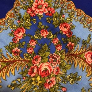 Pavlovo posad Russian style scarf/shawl